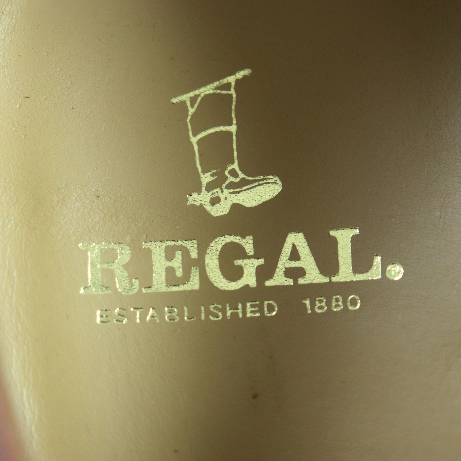 REGAL Leather Punched Cap Toe Shoes Brown