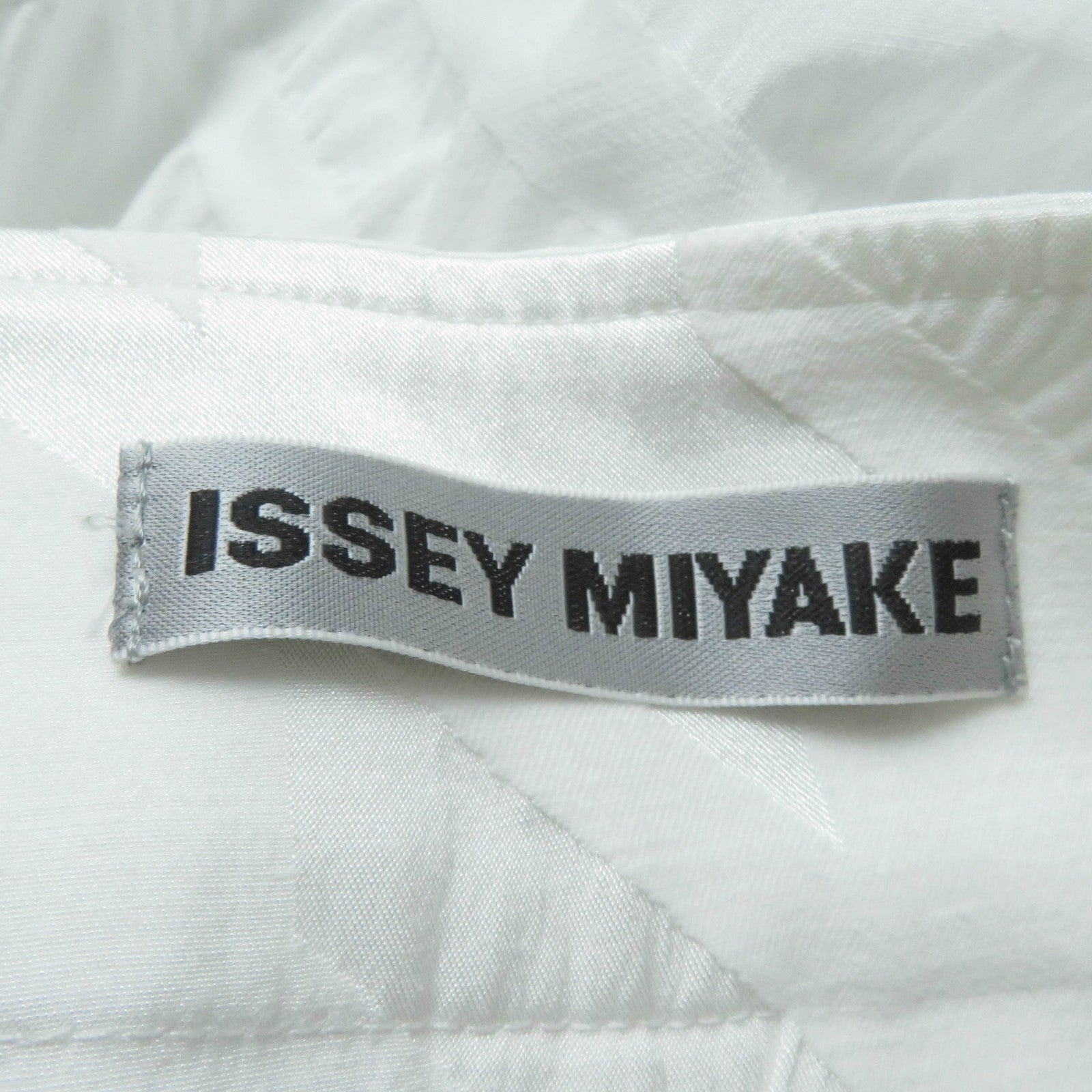 Issey Miyake Patterned Pants White Women