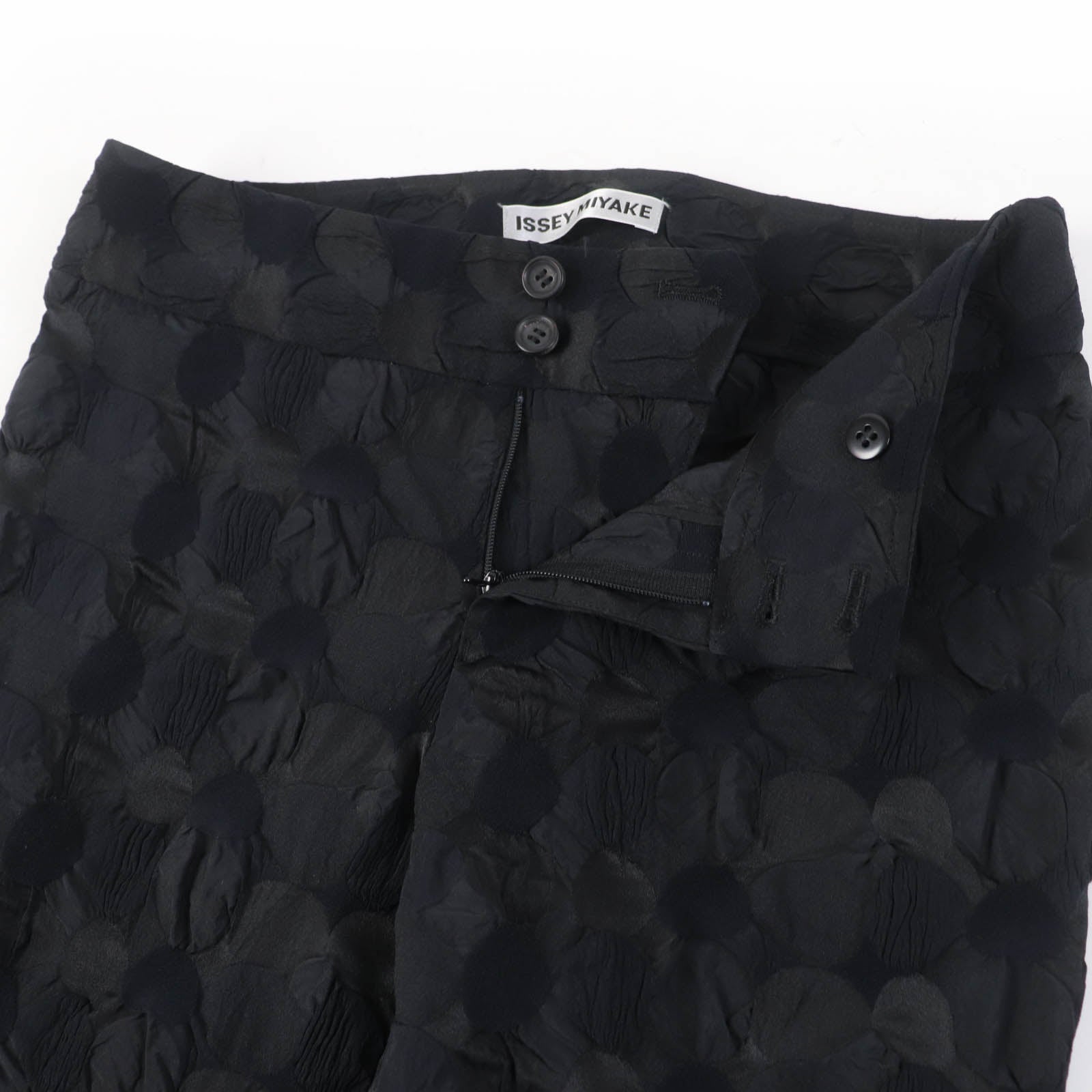 Issey Miyake Patterned Pants Black Women