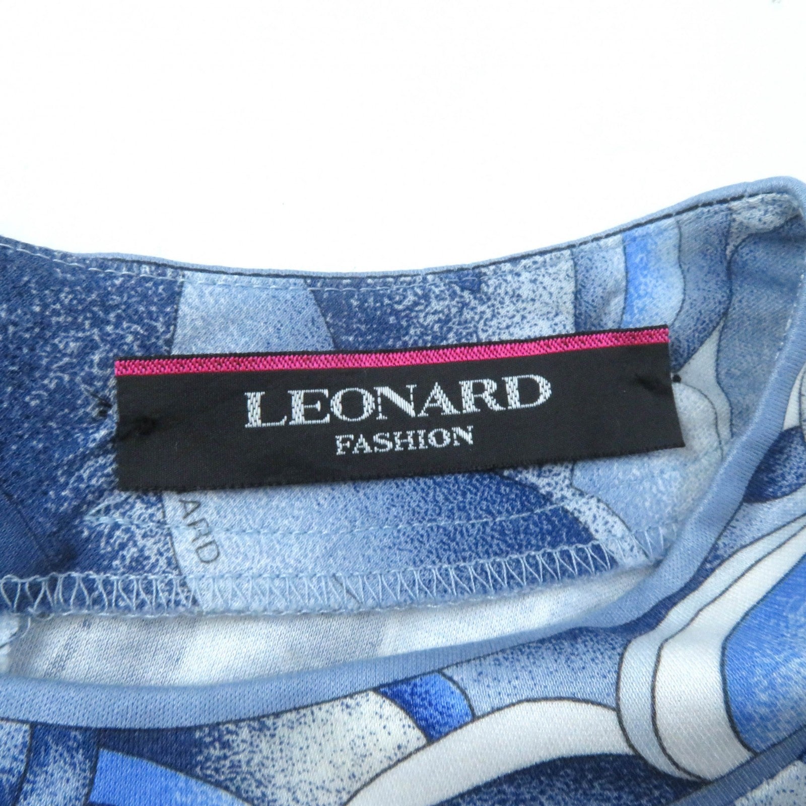 LEONARD Floral Crew Neck Short Sleeve Tee