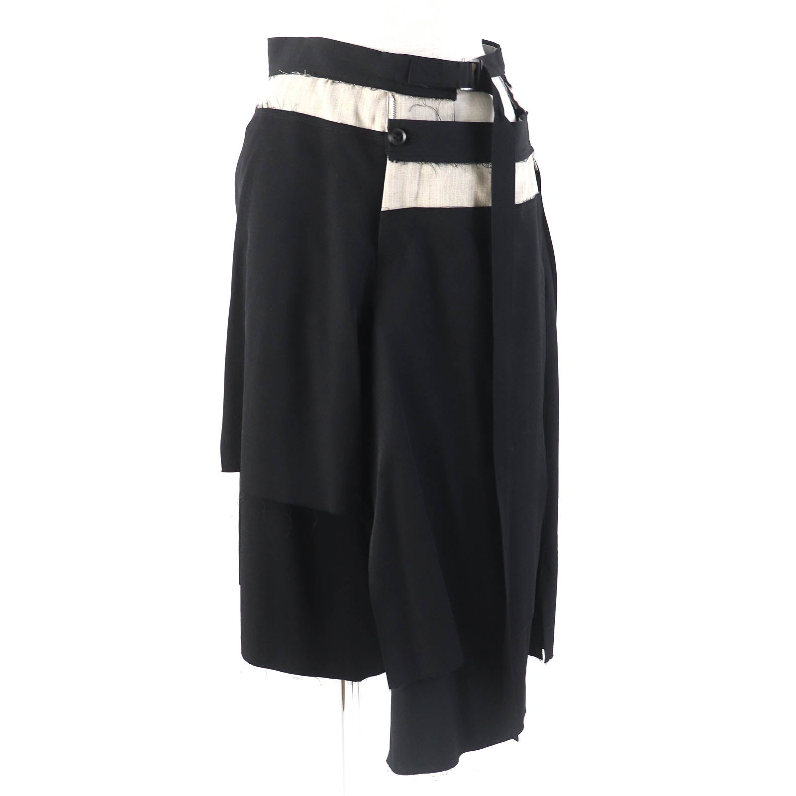 Wool Cut-off Layered Skirt Black Beige