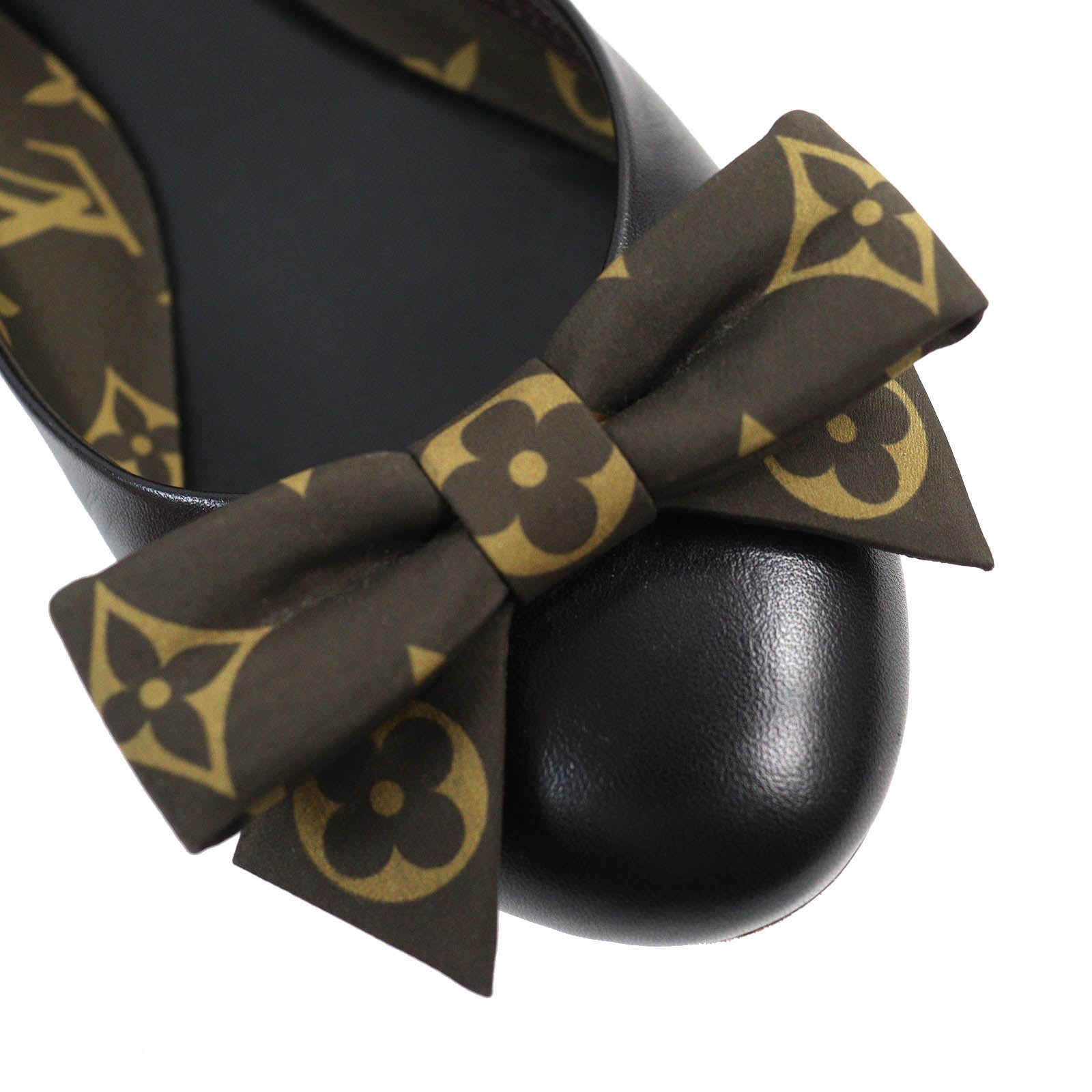 Louis Vuitton Monogram Ribbon Leather Flats 37