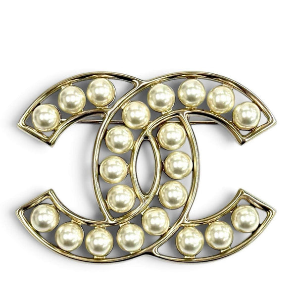 Chanel Imitation Pearl Brooch