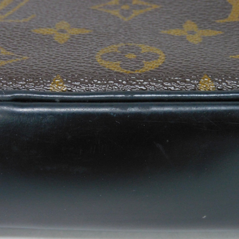 Louis Vuitton Pochette Kasai Clutch M42838