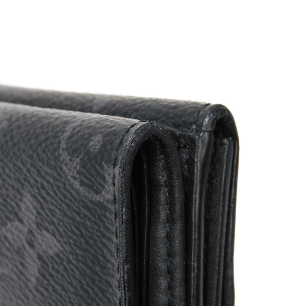 Louis Vuitton Discovery Compact Wallet M67630