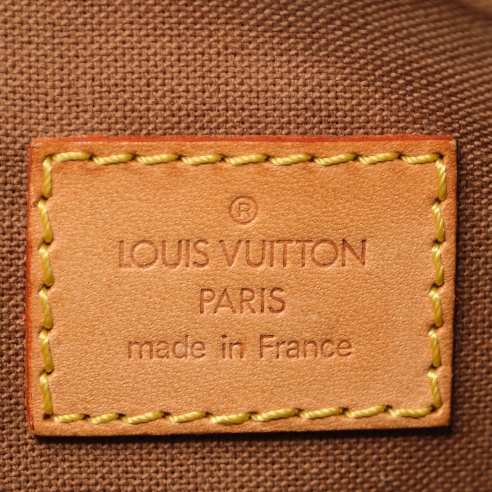 Louis Vuitton  Canvas in Very Good Condition