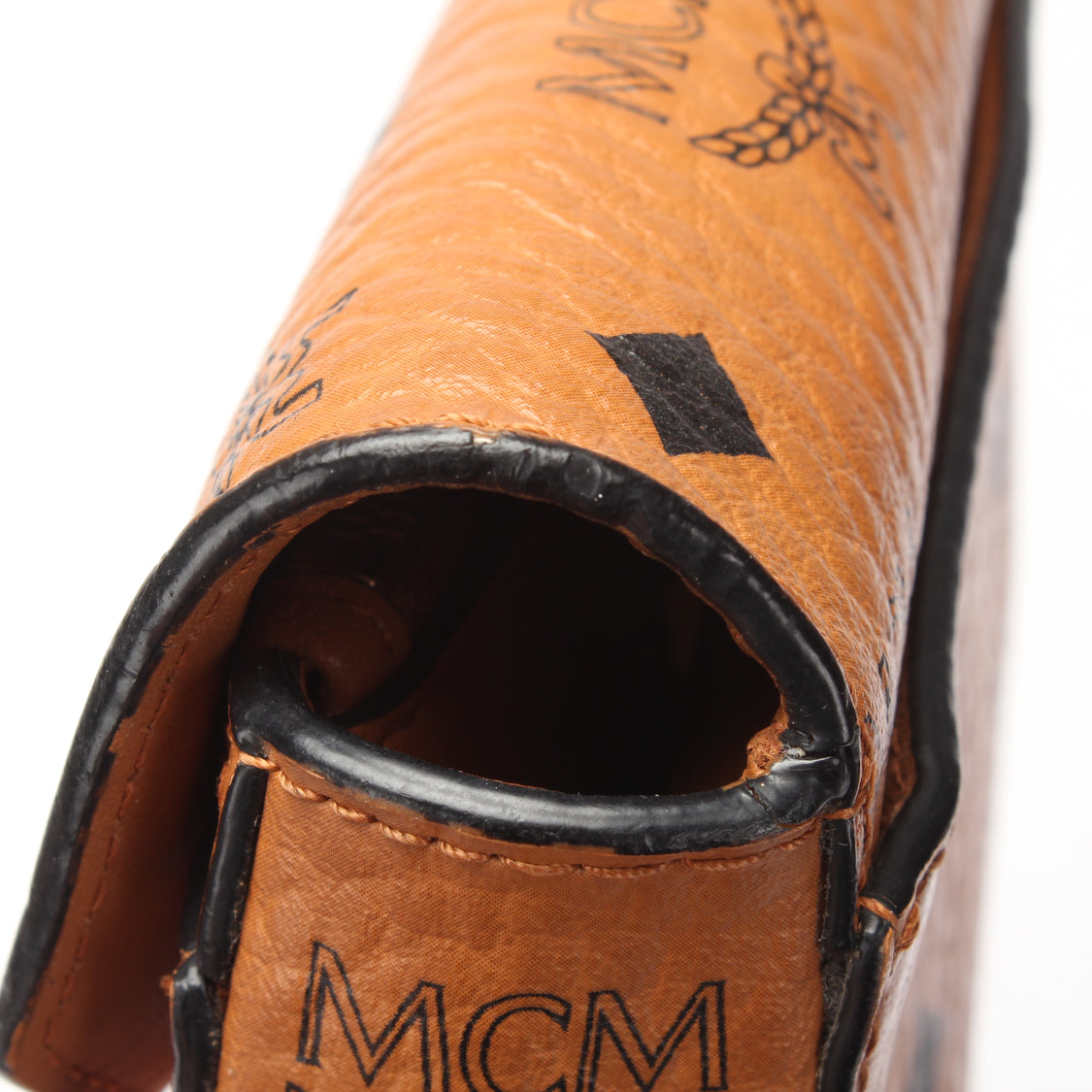 Mcm Authenticated Millie Leather Handbag
