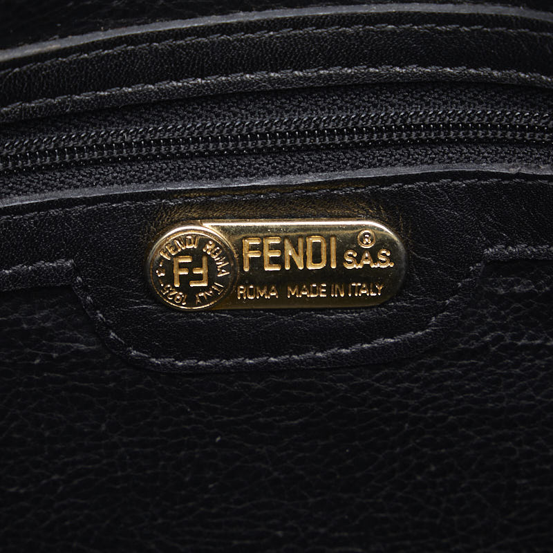 Fendi Leather Shoulder Bag C14027 in Good Condition