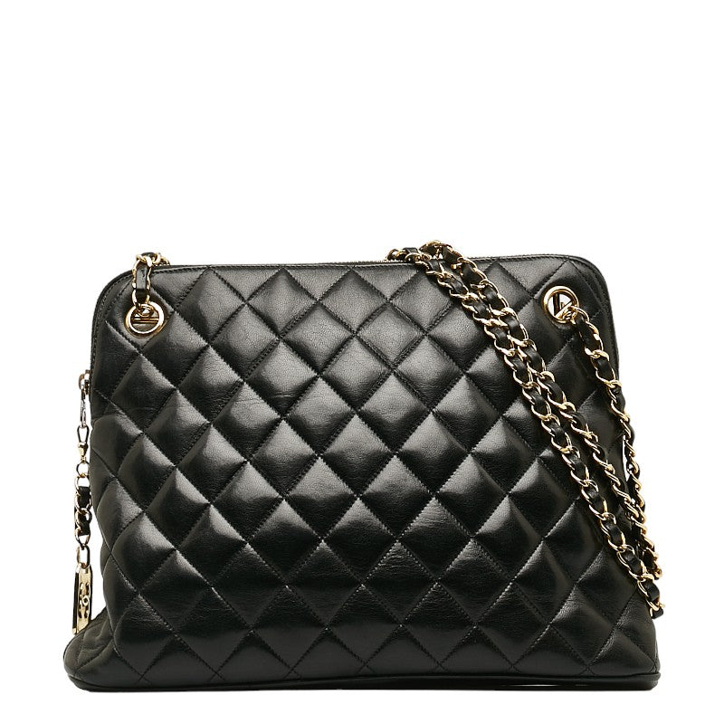 Chanel Quilted Leather Chain Shoulder Bag Leather Shoulder Bag in Good condition