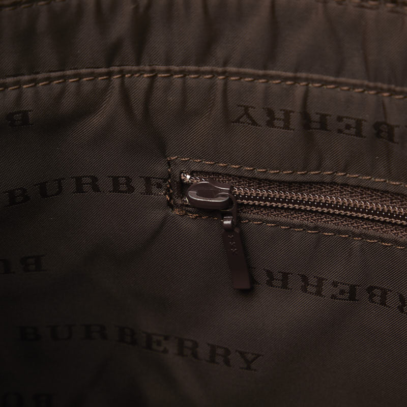 Burberry Nova Check Shadow Horse Canvas Leather Shoulder Bag in Good Condition