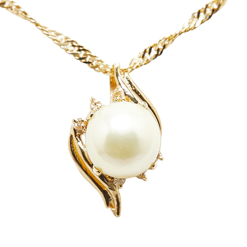 K18YG Yellow Gold Pearl Necklace for Women in Excellent Condition