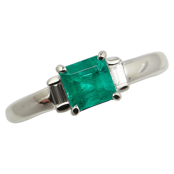 Pt900 Platinum Emerald 0.70ct Diamond 0.12ct Ring in Excellent Condition