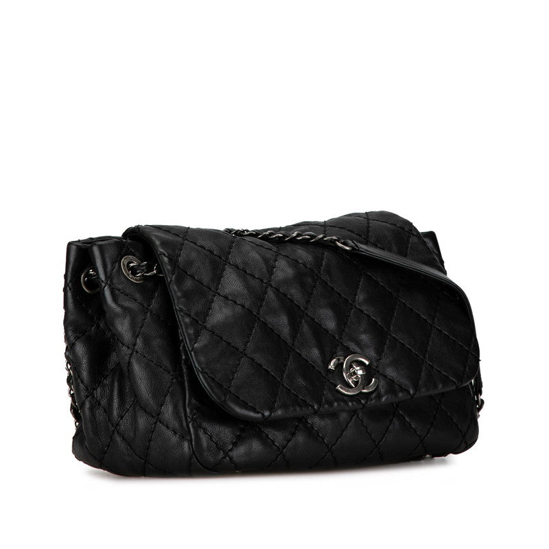 Chanel CC Quilted Leather Crossbody Bag Leather Crossbody Bag in Good condition