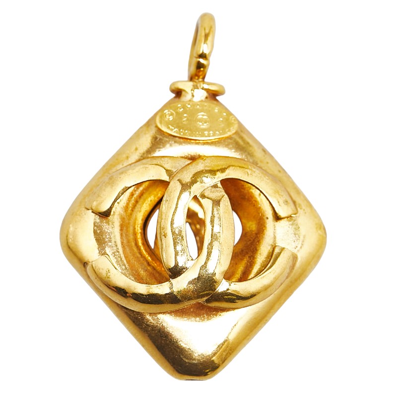 Chanel Vintage Coco Mark Pendant Gold in Very Good Condition