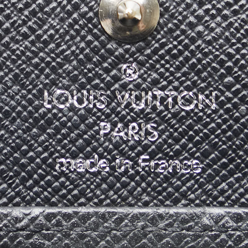 Louis Vuitton Taiga Leather Coin Case M30382 in Very Good Condition