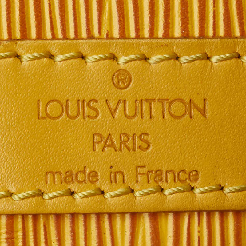 Louis Vuitton Epi Petit Noe Leather Shoulder Bag M44109 in Very Good Condition