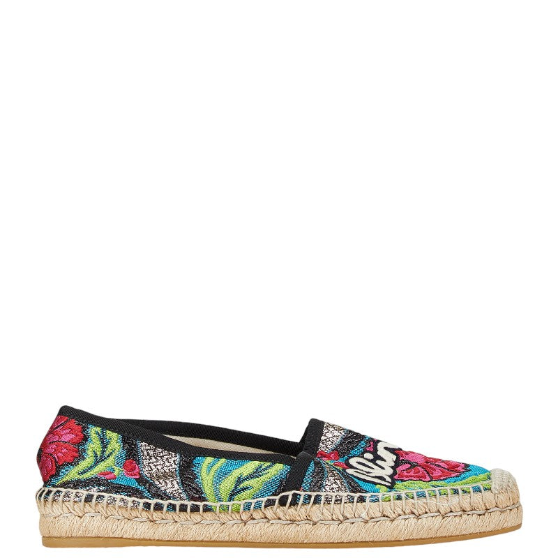 Gucci Floral Embroidered Canvas Slip-On Espadrilles in Very Good Condition