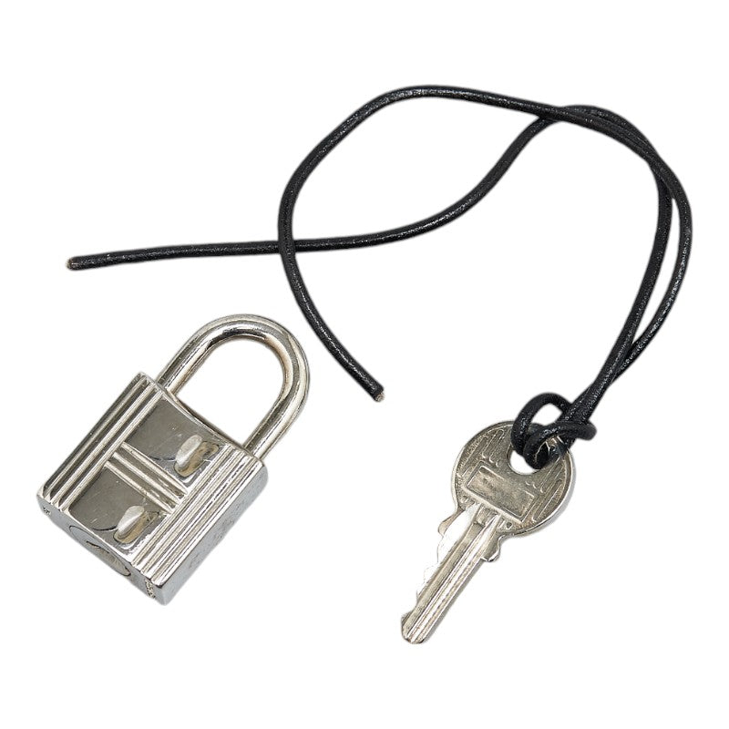 Hermes Metal Key Set Padlock Keychain in Very Good Condition