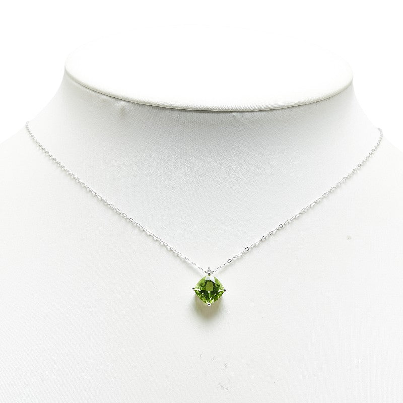 K18WG White Gold Peridot 2.00ct Diamond 0.02ct Pendant Necklace in Great Condition