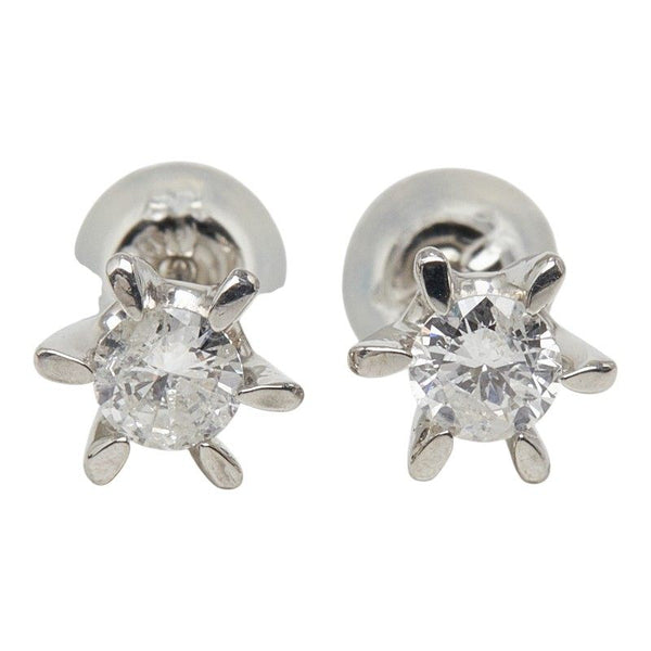 Pt900 Platinum Diamond Stud Earrings