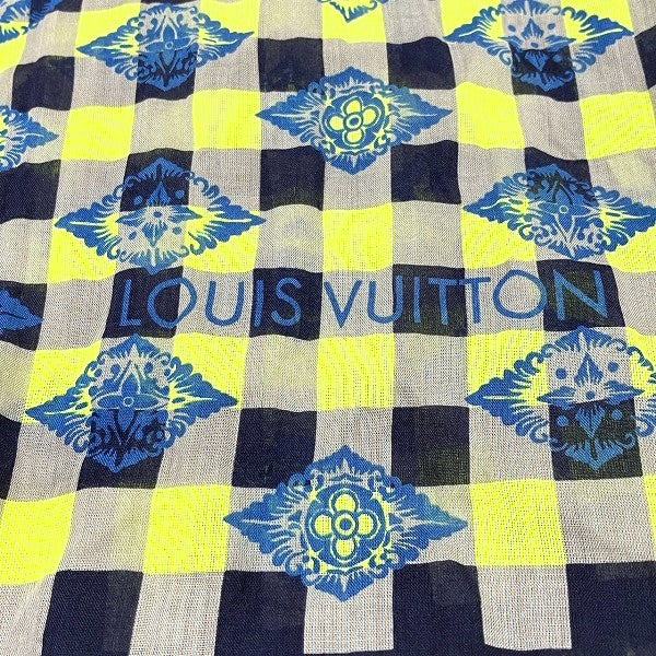 Louis Vuitton Damier Cotton Scarf in Good Condition