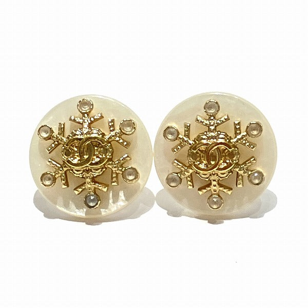 Chanel Snowflake Earrings A19B in Good Condition