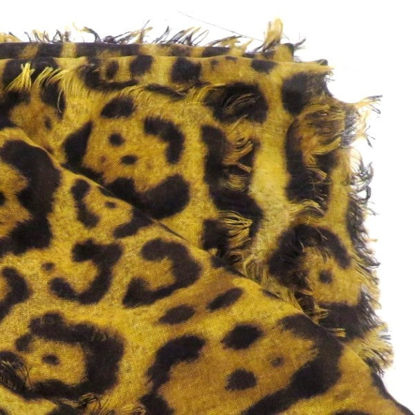 Louis Vuitton Leopard Cashmere Silk Scarf in Good Condition