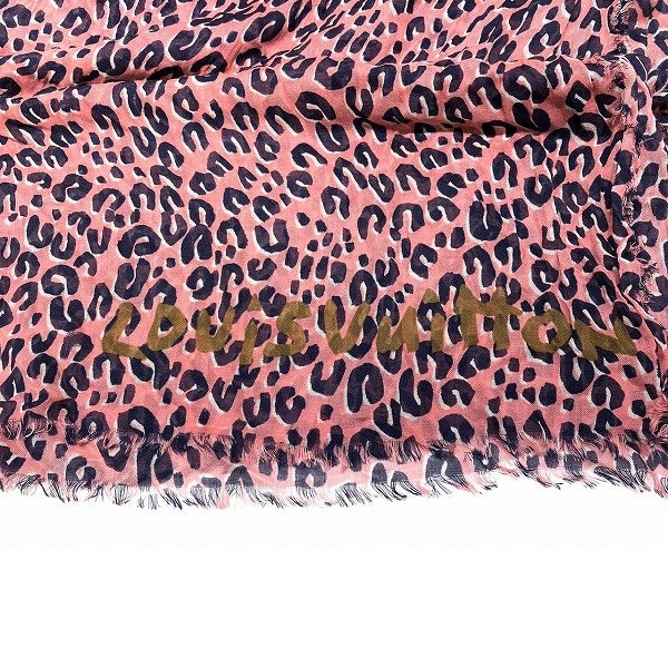 Louis Vuitton Leopard Etole Cashmere Silk Stole in Good Condition