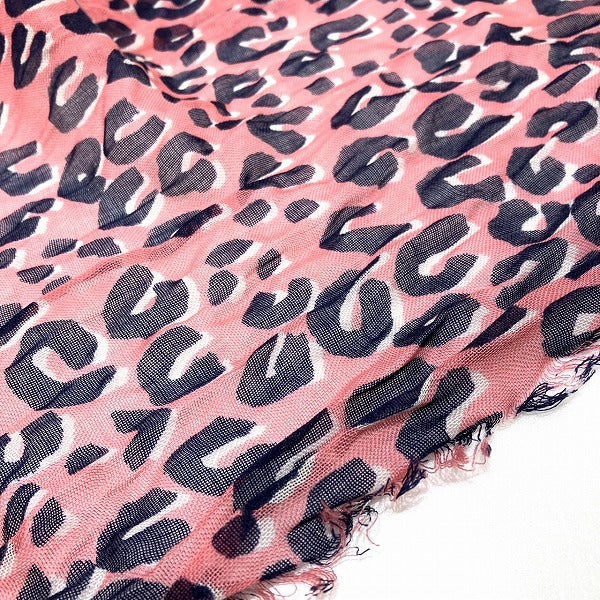 Louis Vuitton Leopard Etole Cashmere Silk Stole in Good Condition