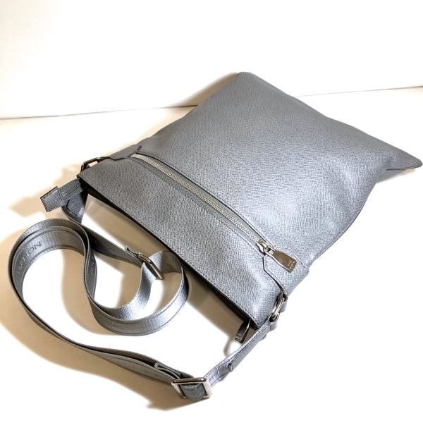 Louis Vuitton Taiga Sasha Shoulder Bag M32630