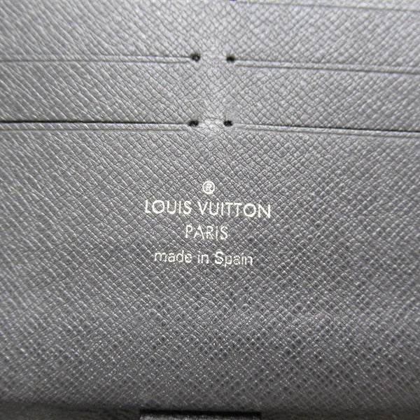 Louis Vuitton Taiga Leather Zippy Organizer Wallet M30513 in Good Condition