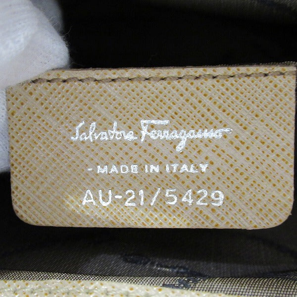 Salvatore Ferragamo Gancini Beige Shoulder Bag AU-21/5429 in Good Condition