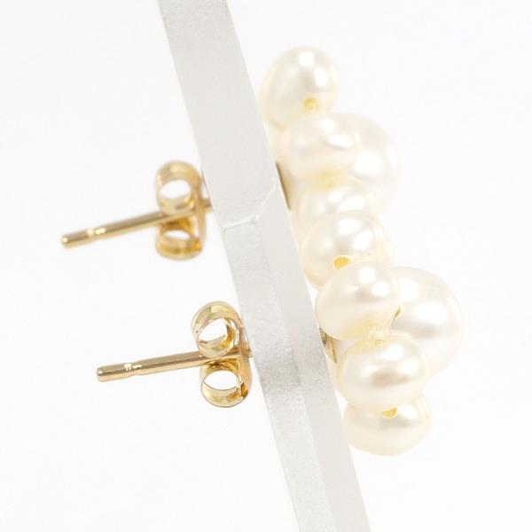 K18 Yellow Gold Pearl Earrings in Pristine Condition