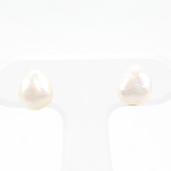 K9 Yellow Gold Pearl Earrings in Excellent Condition