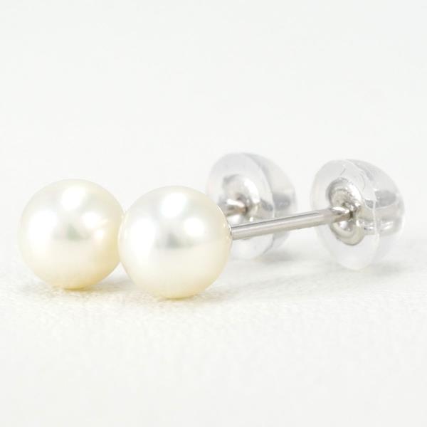 PT900 Platinum Pearl Earrings in Excellent Condition