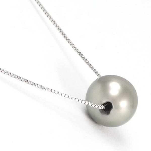 K18 White Gold Pearl Necklace in Pristine Condition