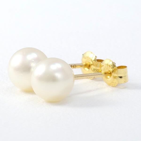 K18 Yellow Gold Pearl Earrings in Great Condition