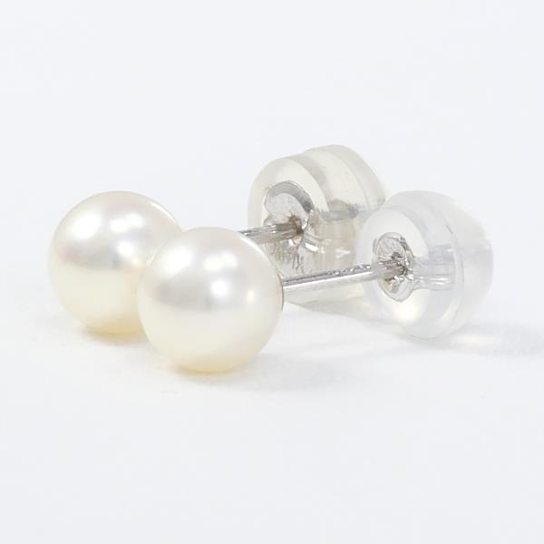 K14 White Gold Pearl Earrings in Excellent Condition