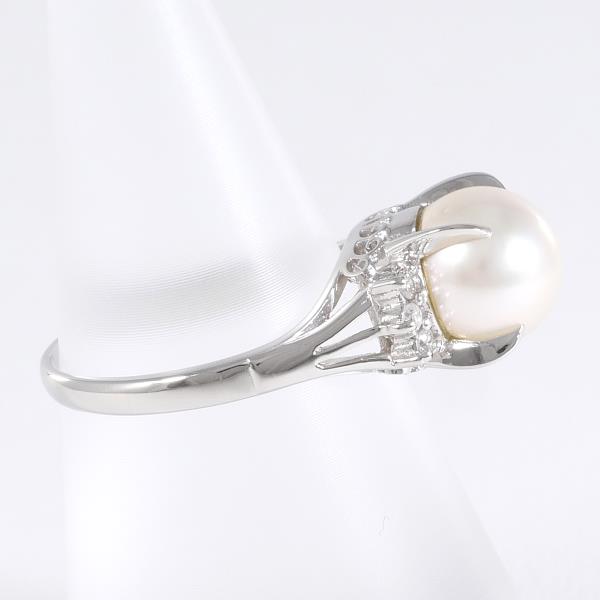 PT900 Platinum Pearl Ring with Diamond in Excellent Condition