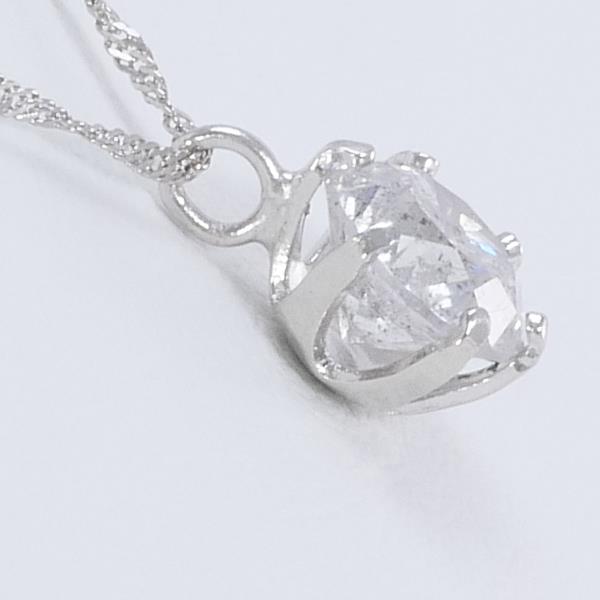 Platinum 42cm Necklace with 0.6ct Diamond, Total Weight Approximately 1.0g