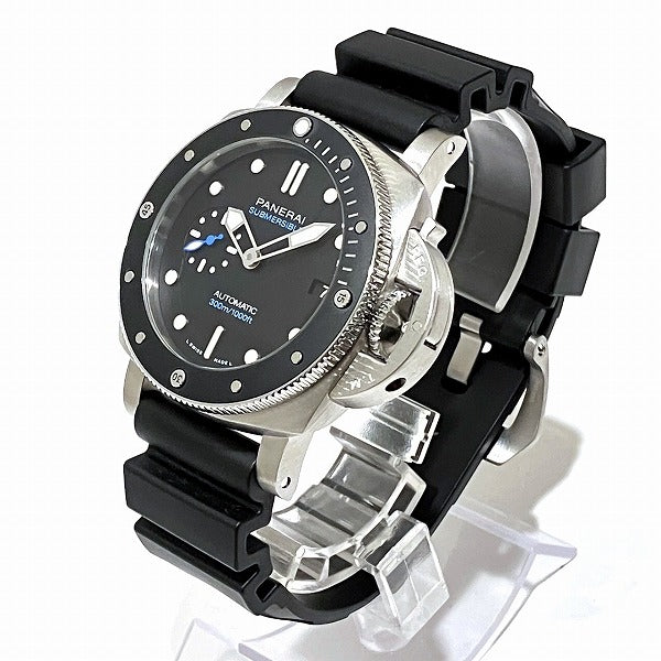 Panerai Submersible PAM00683 Men's Watch - Stainless Steel and Rubber Automatic Silver PAM00683