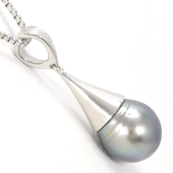 Ladies' Platinum Necklace with Pearl, Approximate Weight 8.3g, About 40cm in Length.
