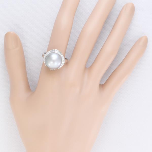 PT900 Platinum Pearl Ring with Diamond in Excellent Condition