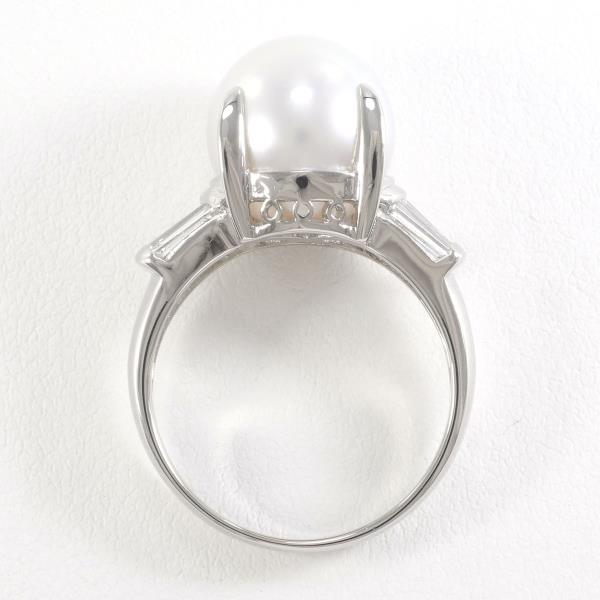 PT900 Platinum Pearl Ring with Diamond in Excellent Condition