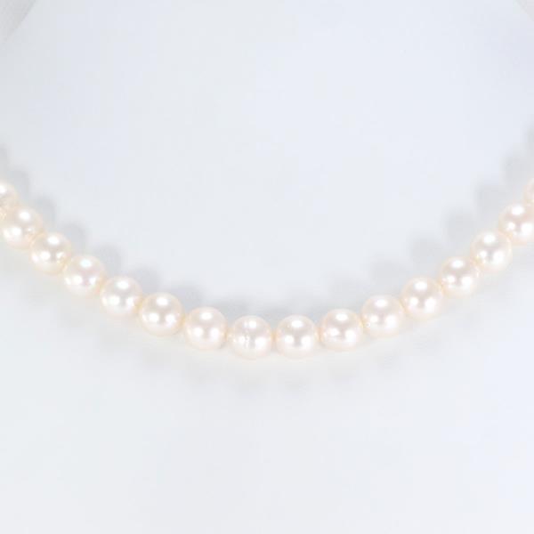 Silver Akoya Pearl Necklace in Pristine Condition