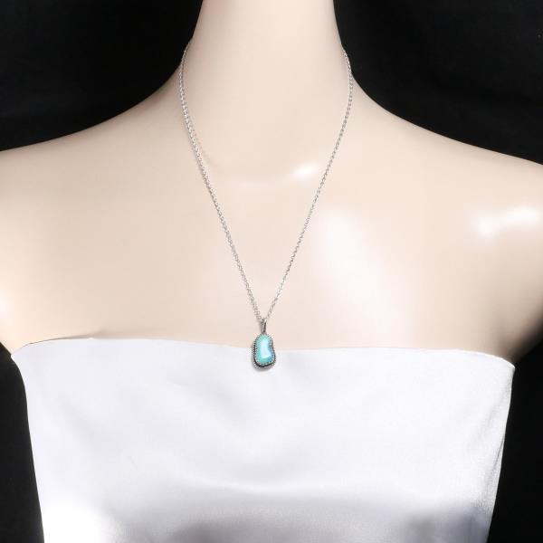 Silver Turquoise Necklace Jewelry in Good Condition