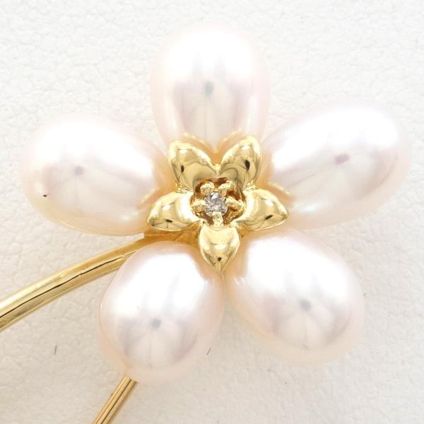 K18 Yellow Gold Brooch with Freshwater Pearl and Diamond in Excellent Condition