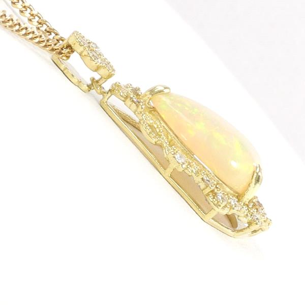 K18 Yellow Gold Opal Necklace in Excellent Condition