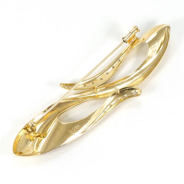 K18 Yellow Gold Diamond Brooch in Pristine Condition