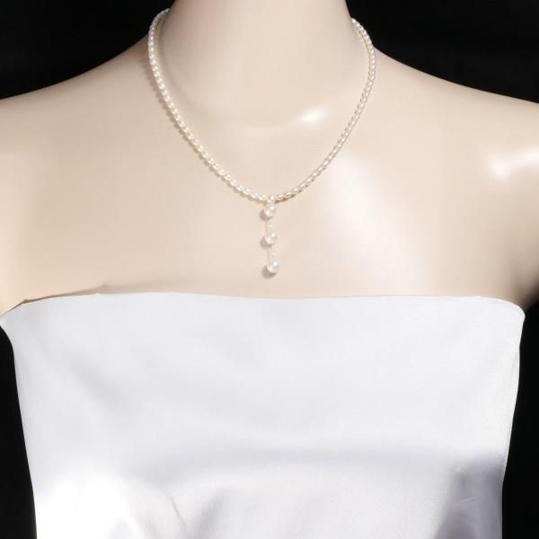 K18 White Gold Pearl Necklace in Excellent Condition